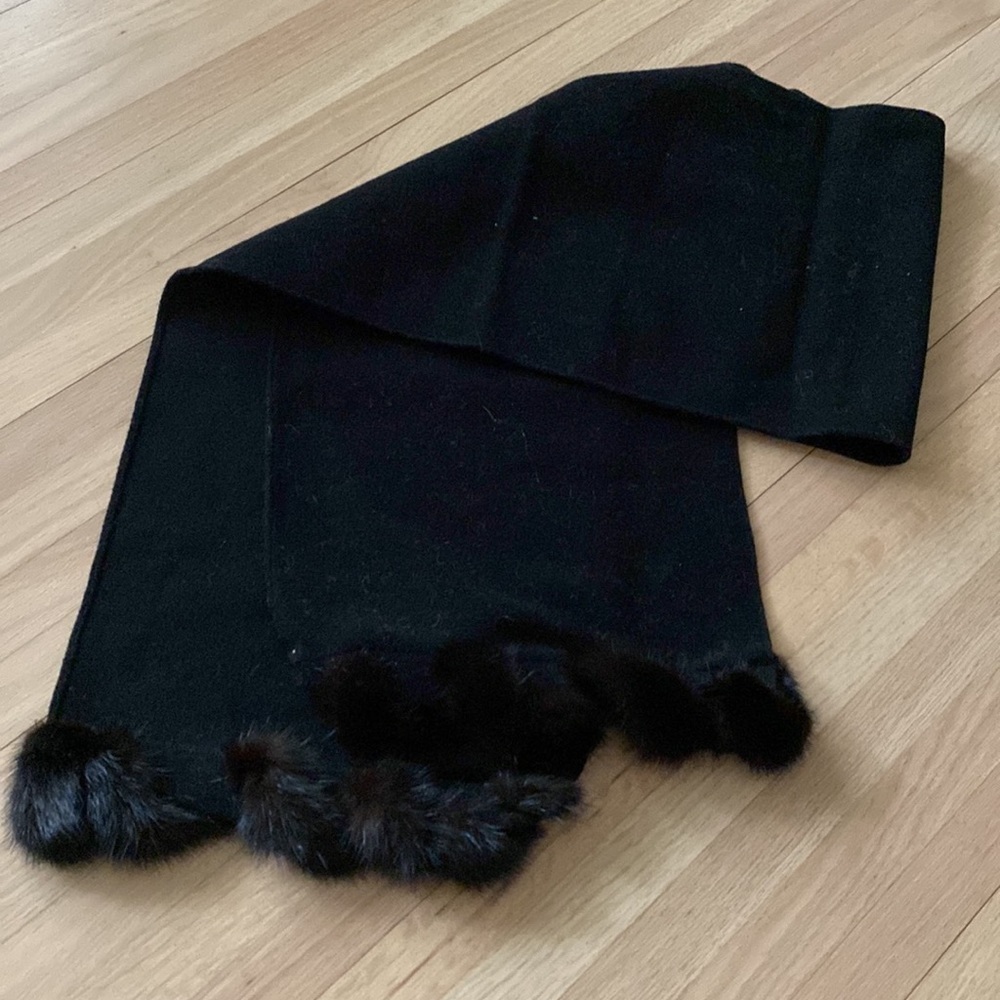 Fur Scarf - Picture 3 of 4
